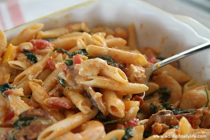 Creamy Cajun Jambalaya Pasta...a delicious one pot meal