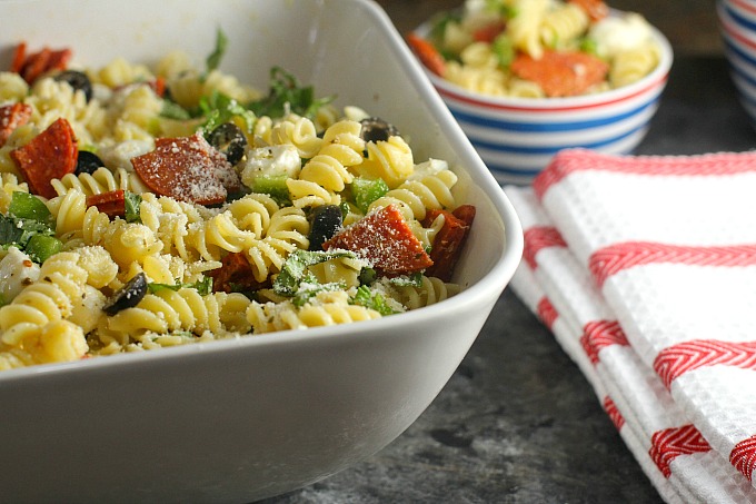 Need an easy side dish for your next cookout? Try this Pepperoni Pizza Pasta Salad!