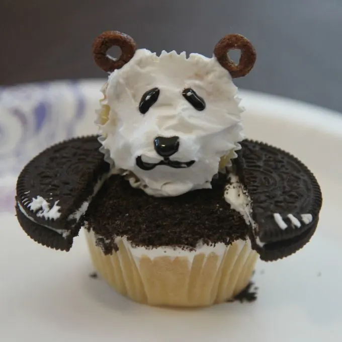 Panda cupcake