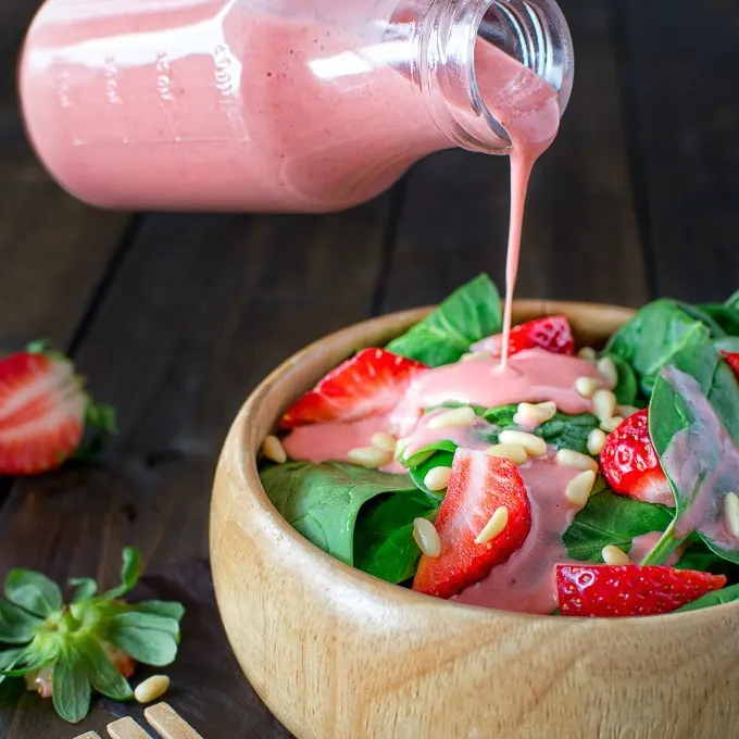 Simple Spinach and Strawberry Salad