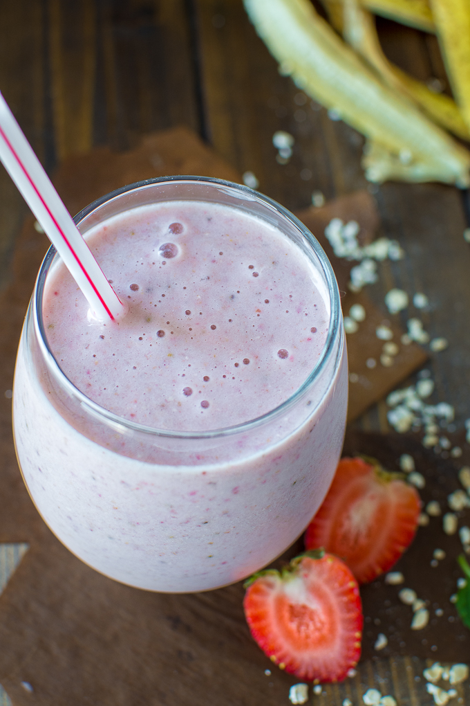 This creamy Strawberry and Oatmeal Smoothie makes the perfect breakfast. It is low on calories, yet so filling and tasty! 