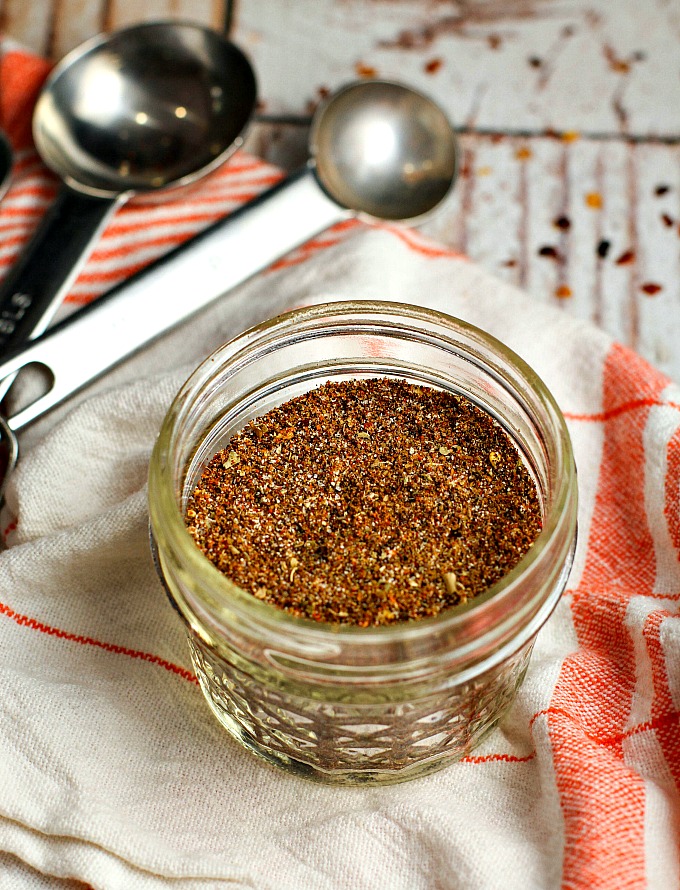 Make your own Homemade Taco Seasoning with ingredients you have right in your spice cabinet. Easy to make spice mix with all of the flavor but none of the preservatives!