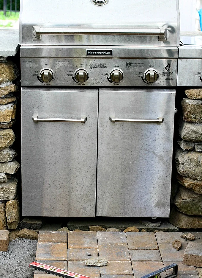 outdoor kitchen