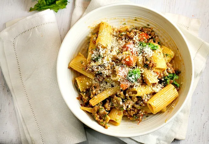 Rigatoni Salsiccia e Rapini...an easy-to-make Italian pasta recipe with sausage and broccoli rabe that is perfect for busy weeknight dinners, and elegant enough for a special occasion.