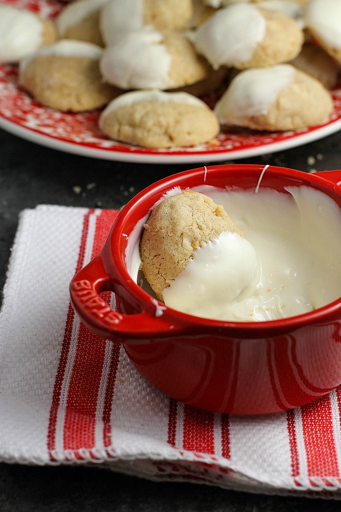 Macadamia Nut Butter Cookies...a soft, slightly chewy cookie that would be perfect for your holiday dessert table or Christmas cookie exchange. Dip them in white chocolate if you want to dress them up a little!