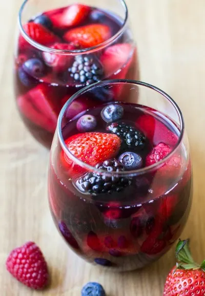 Berry-licious Iced Tea Sangria | Culinary Hill