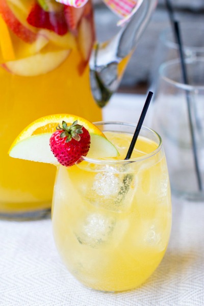 Passion Fruit and Pineapple Sangria | Culinary Hill 