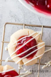 zoomed in image of cookies on cooling rack