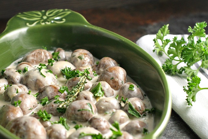 Creamy Marsala Mushrooms are the perfect appetizer for a holiday party, special occasion, or even a romantic dinner! The Creamy Marsala sauce is absolutely AMAZING! #appetizer #mushrooms