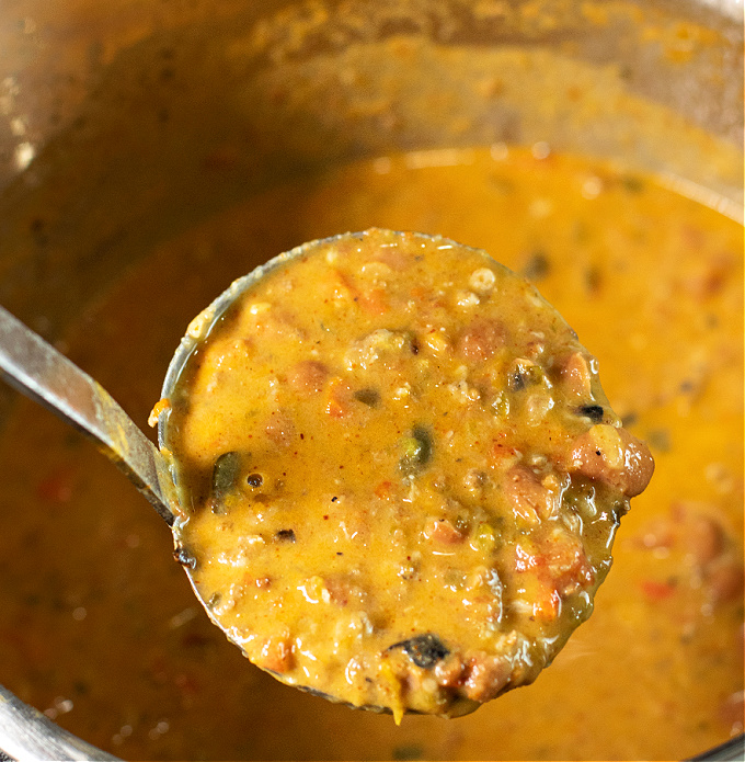 Instant Pot Queso Chili